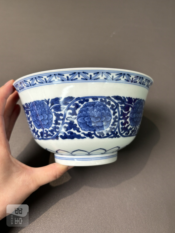 清嘉庆 青花缠枝花卉纹碗 - 图3